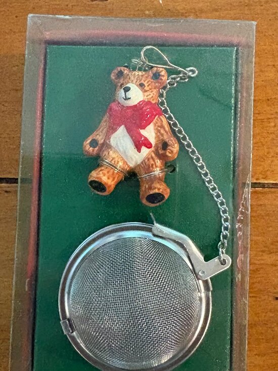 Other - LIKE NEW: Holiday Bear Tea Ball
